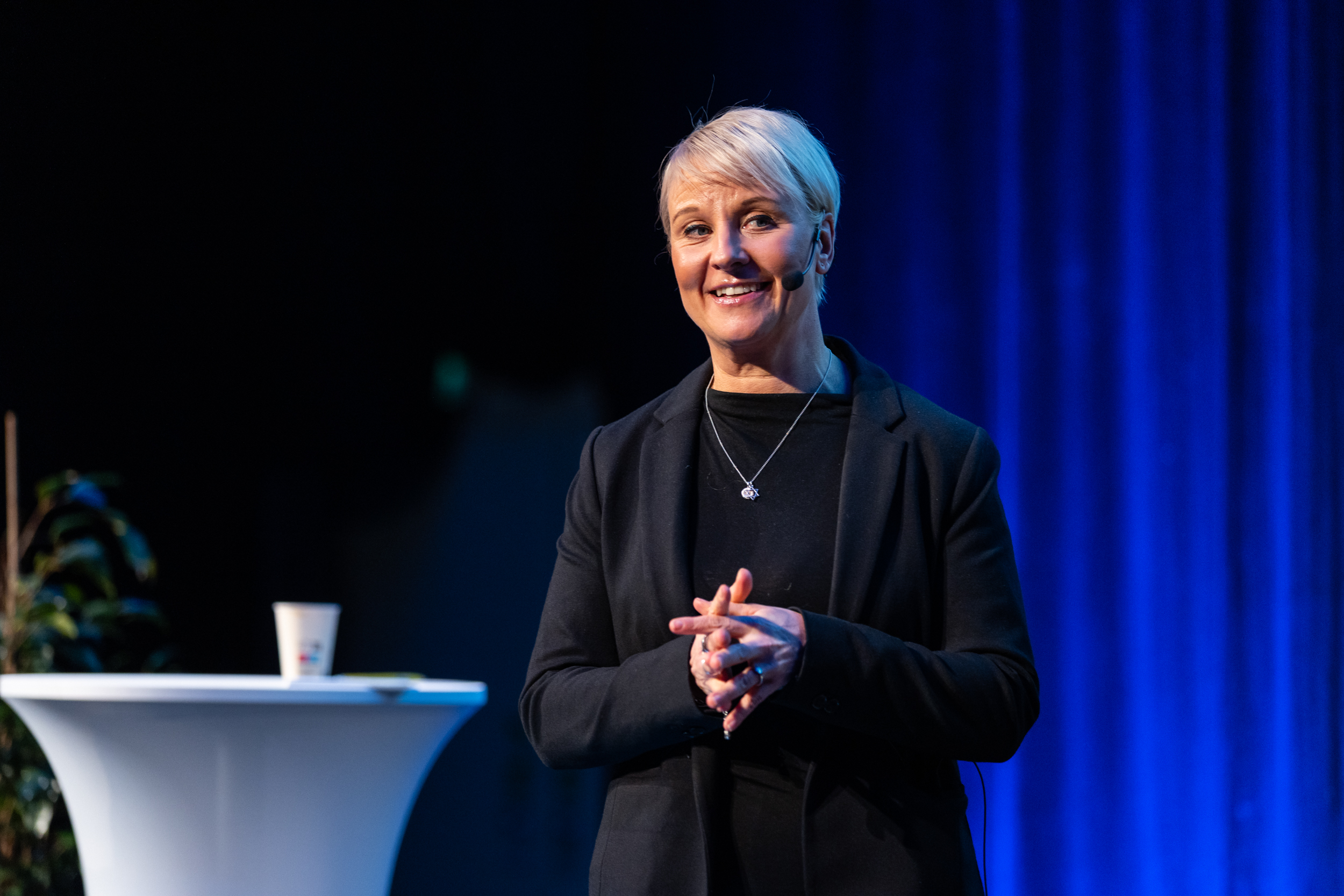 Anna tenje konferens